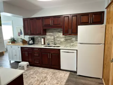 Kitchen Island Photo of 4 32718 Garibaldi Drive, Abbotsford, BC