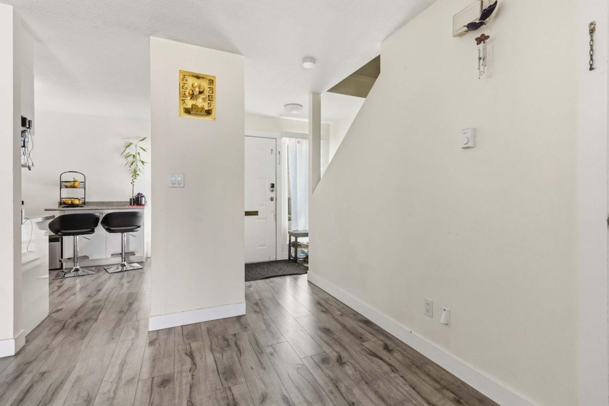 Family Room Photo of 286 32550 Maclure Road, Abbotsford, BC