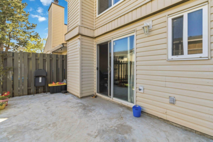 Outdoor Patio Photo of 286 32550 Maclure Road, Abbotsford, BC