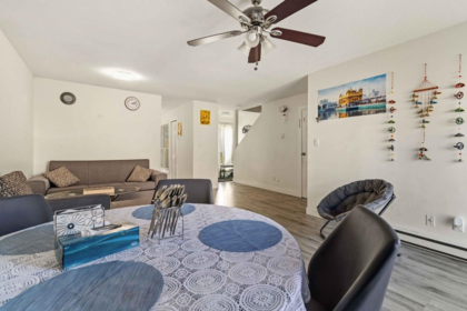 Primary Bedroom Photo of 286 32550 Maclure Road, Abbotsford, BC
