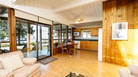 Breakfast Nook Photo of 1618 Ocean Beach Esplanade, Gibsons, BC