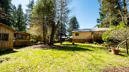 Garden / Landscaping Photo of 1618 Ocean Beach Esplanade, Gibsons, BC