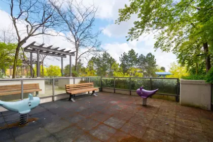 Garden / Landscaping Photo of 409 5933 Cooney Road, Richmond, BC