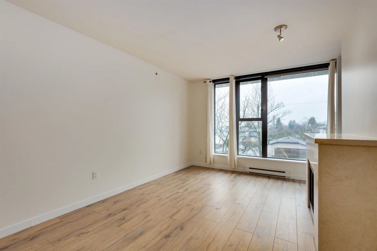 Dining Area Photo of 306 683 W Victoria Park, North Vancouver, BC
