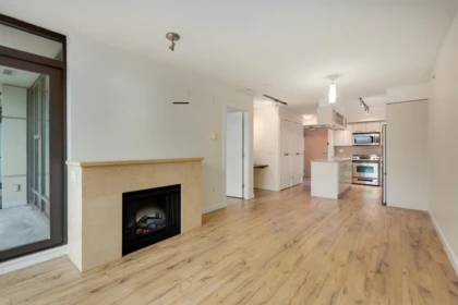 Breakfast Nook Photo of 306 683 W Victoria Park, North Vancouver, BC