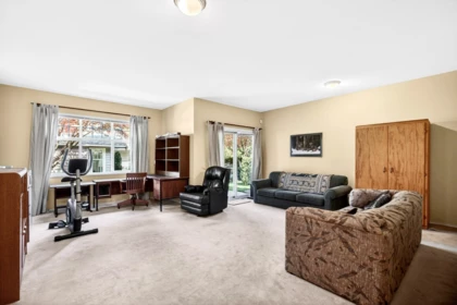 Entry Foyer Photo of 25 15020 27a Avenue, Surrey, BC