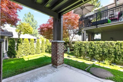 Front Yard Photo of 25 15020 27a Avenue, Surrey, BC