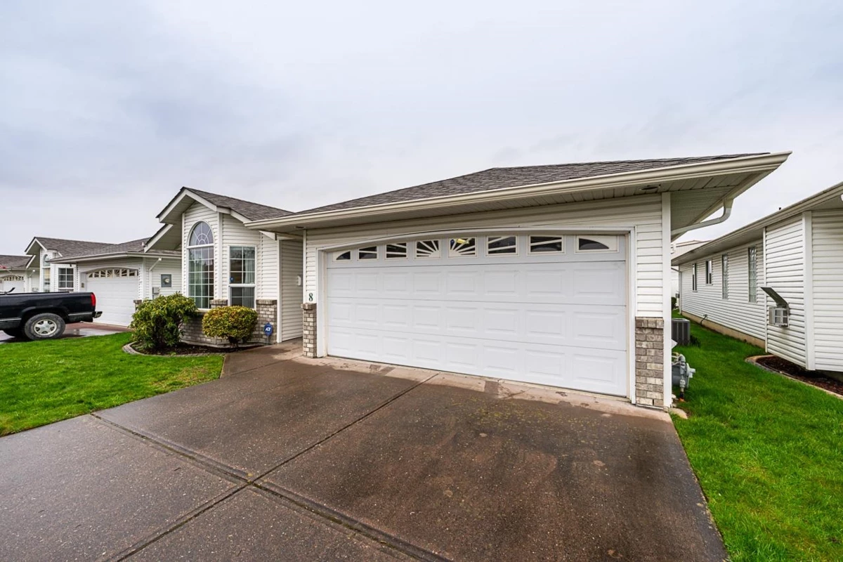 Living Room Photo of 8 9102 Hazel Street, Chilliwack, BC
