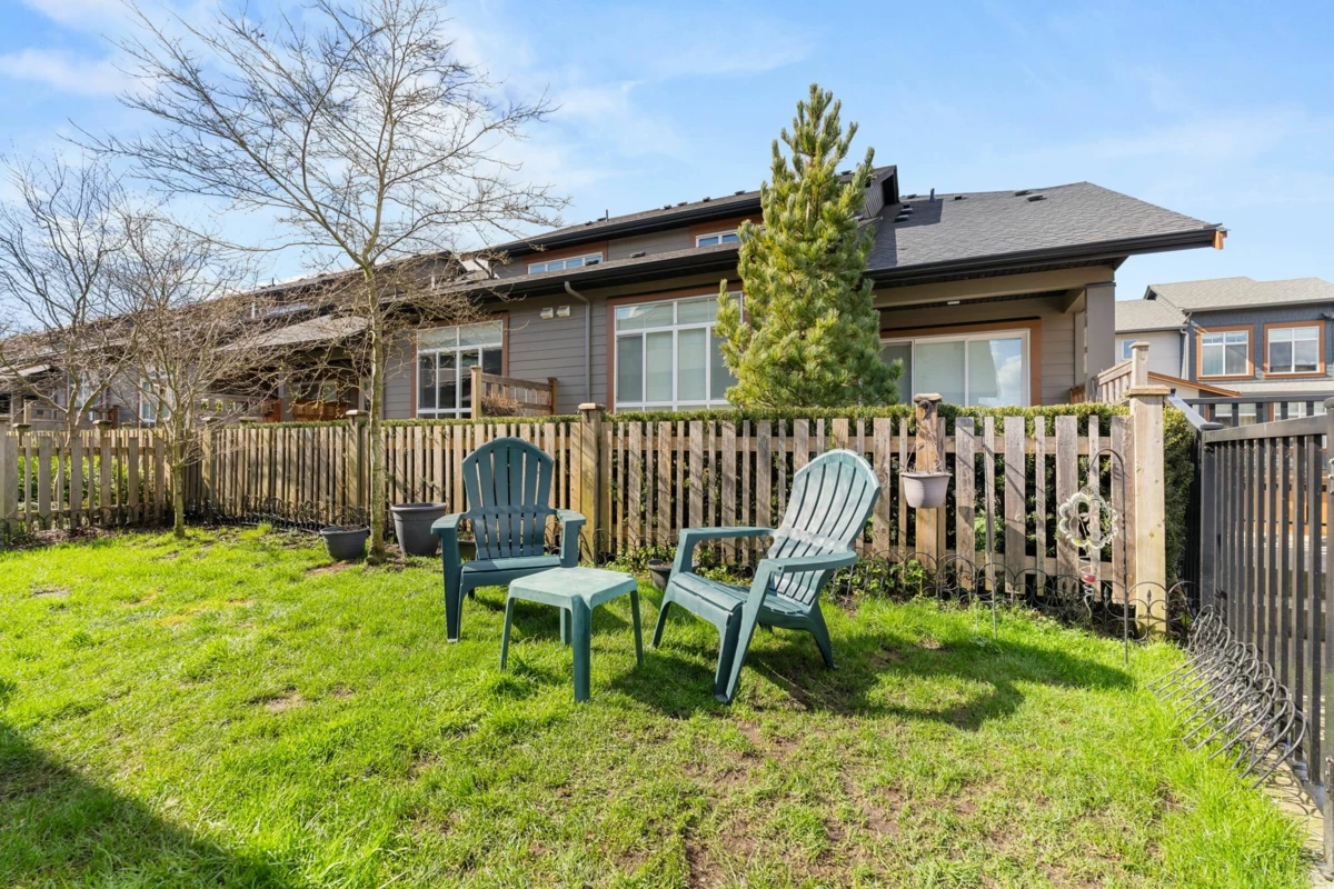 Living Room Photo of 65 17033 Fraser Highway, Surrey, BC