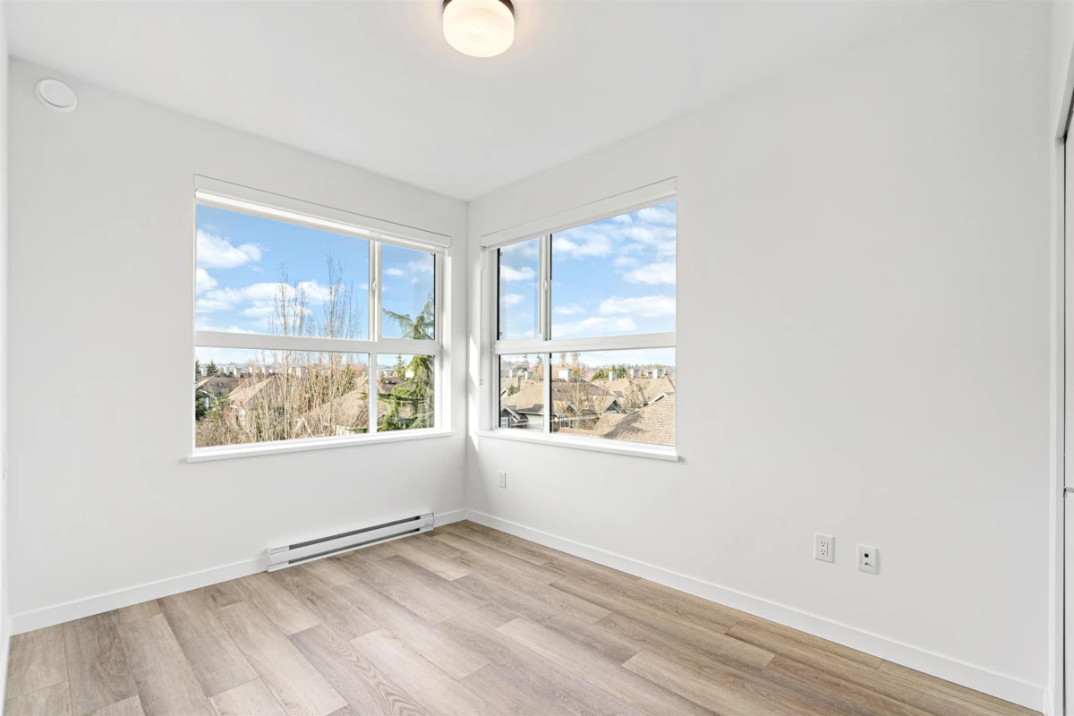 Family Room Photo of 401 20695 Eastleigh Crescent, Langley, BC