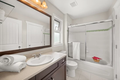 Mudroom Photo of 6093 163a Street, Surrey, BC