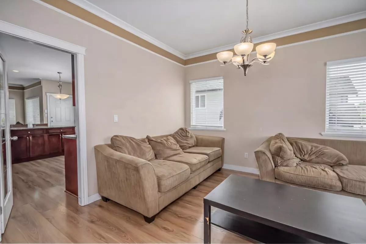 Dining Area Photo of 8390 Harris Street, Mission, BC