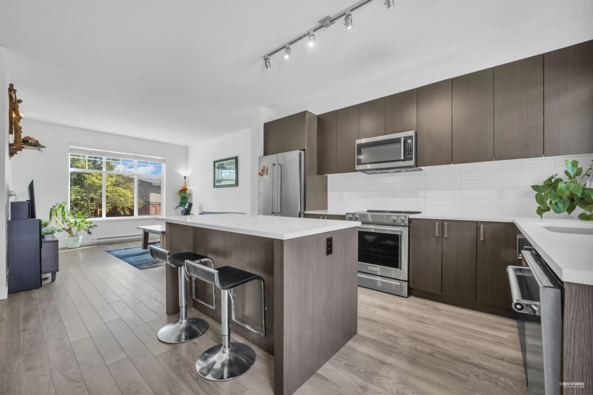 Dining Area Photo of 45 15489 99a Avenue, Surrey, BC