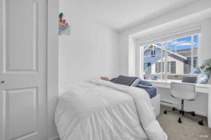 Entry Foyer Photo of 45 15489 99a Avenue, Surrey, BC