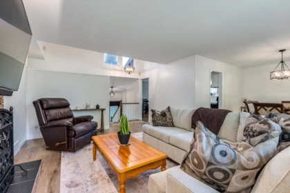 Kitchen Island Photo of 19541 119a Avenue, Pitt Meadows, BC