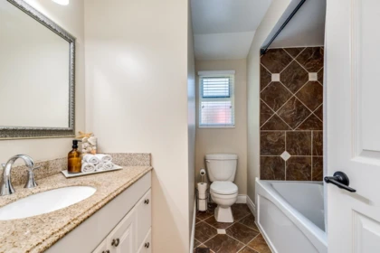 Powder Room Photo of 19541 119a Avenue, Pitt Meadows, BC