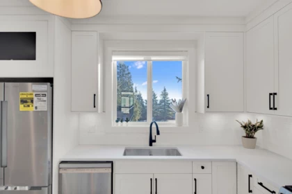 Mudroom Photo of 102 16058 9a Avenue, Surrey, BC