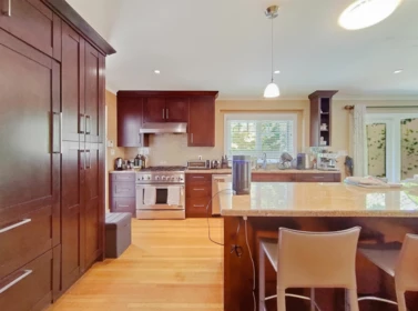 Kitchen Island Photo of 3521 W 39th Avenue, Vancouver, BC