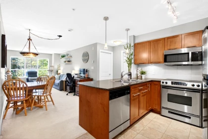 317 19673 Meadow Gardens Way, Pitt Meadows, BC, Pitt Meadows — Apartment/Condo for sale