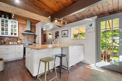 Kitchen Island Photo of 47990 Briteside Road, Chilliwack, BC