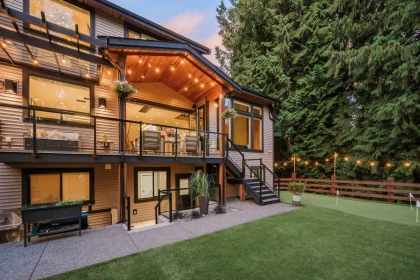 Front Yard Photo of 10043 246b Street, Maple Ridge, BC