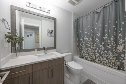 Guest Bathroom Photo of 2576 Janzen Street, Abbotsford, BC