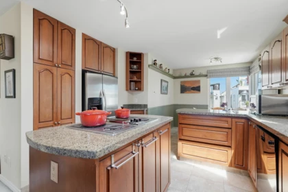 Basement Recreation Room Photo of 5 3459 W River Road, Delta, BC