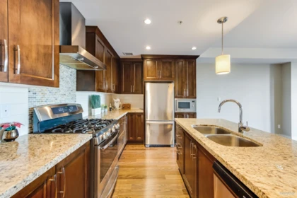 Kitchen Photo of 112 5055 Springs Boulevard, Tsawwassen, BC