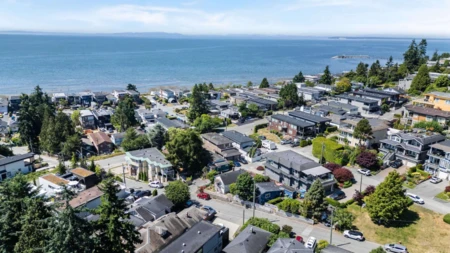 15422 Pacific Avenue, White Rock, BC, White Rock — Single Family Residence for sale