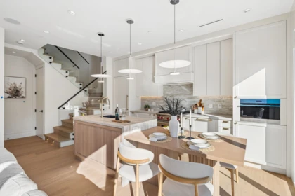 Breakfast Nook Photo of 2 3036 W 13th Avenue, Vancouver, BC