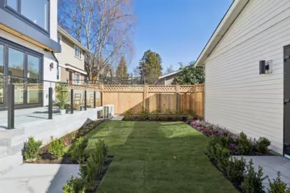 Garden / Landscaping Photo of 2 3036 W 13th Avenue, Vancouver, BC