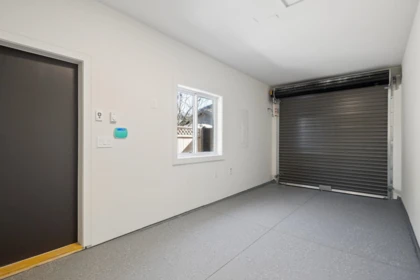 Hot Tub / Spa Photo of 2 3036 W 13th Avenue, Vancouver, BC