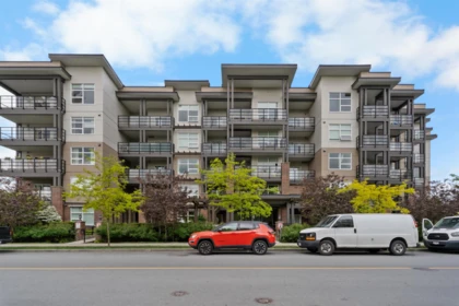 Hot Tub / Spa Photo of 202 22577 Royal Crescent, Maple Ridge, BC