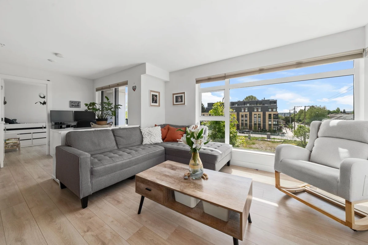 Family Room Photo of 307 1519 Crown Street, North Vancouver, BC