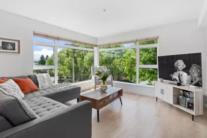 307 1519 Crown Street, North Vancouver, BC, North Vancouver — Apartment/Condo for sale