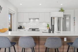 307 1519 Crown Street, North Vancouver, BC