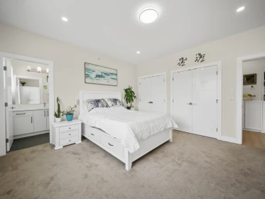 Guest Bathroom Photo of 8586 Tupper Boulevard, Mission, BC