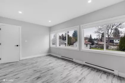 Entry Foyer Photo of 9610 Hazel Street, Chilliwack, BC