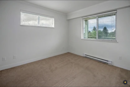 Hallway Photo of 406 15735 Croydon Drive, Surrey, BC