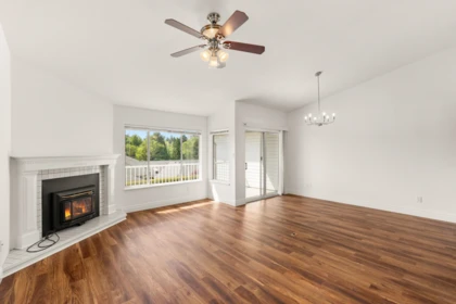 Kitchen Photo of 27 3351 Horn Street, Abbotsford, BC