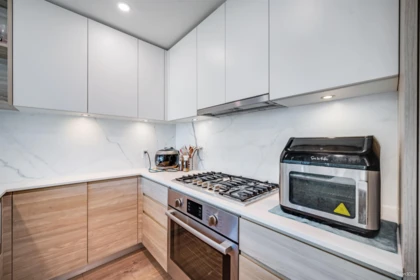 205 585 Austin Avenue, Coquitlam, BC, Coquitlam — Apartment/Condo for sale