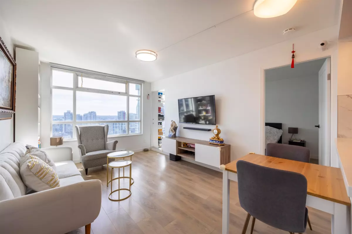 Living Room Photo of 2508 438 Seymour Street, Vancouver, BC