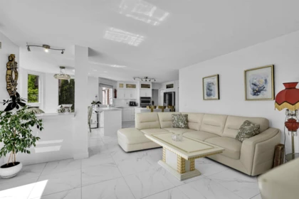 Basement Recreation Room Photo of 1476 Lansdowne Drive, Coquitlam, BC