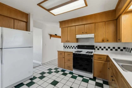 Kitchen Photo of 31806 Carlsrue Avenue, Abbotsford, BC