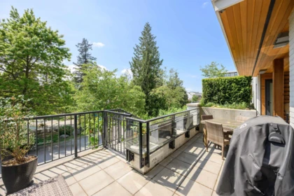 Breakfast Nook Photo of 108 733 E 3rd Street, North Vancouver, BC