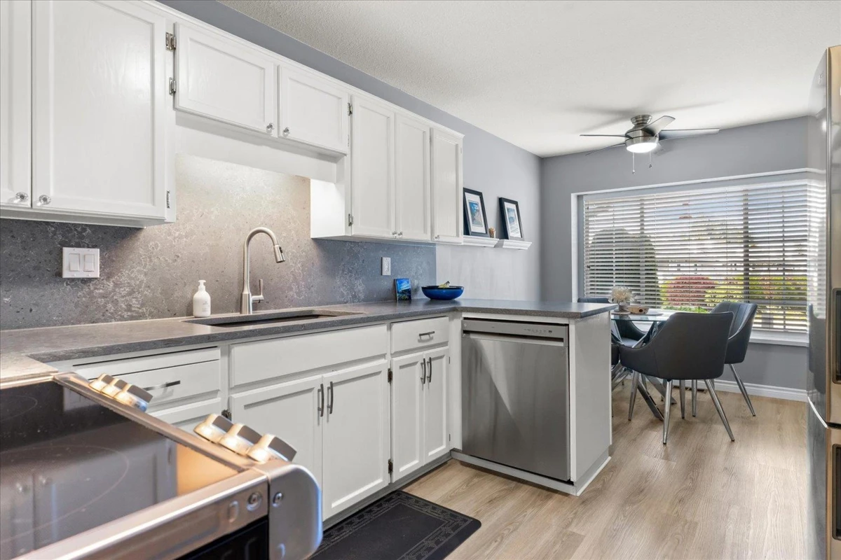 Family Room Photo of 34 33922 King Road, Abbotsford, BC