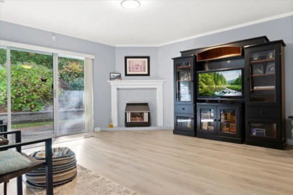 Entry Foyer Photo of 34 33922 King Road, Abbotsford, BC