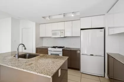 2208 4808 Hazel Street, Burnaby, BC, Burnaby — Apartment/Condo for sale