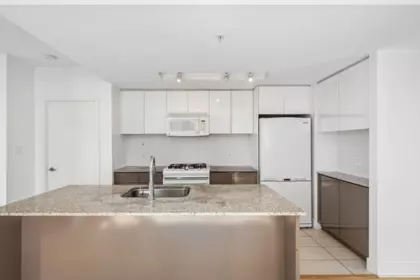 2208 4808 Hazel Street, Burnaby, BC, Burnaby — Apartment/Condo for sale