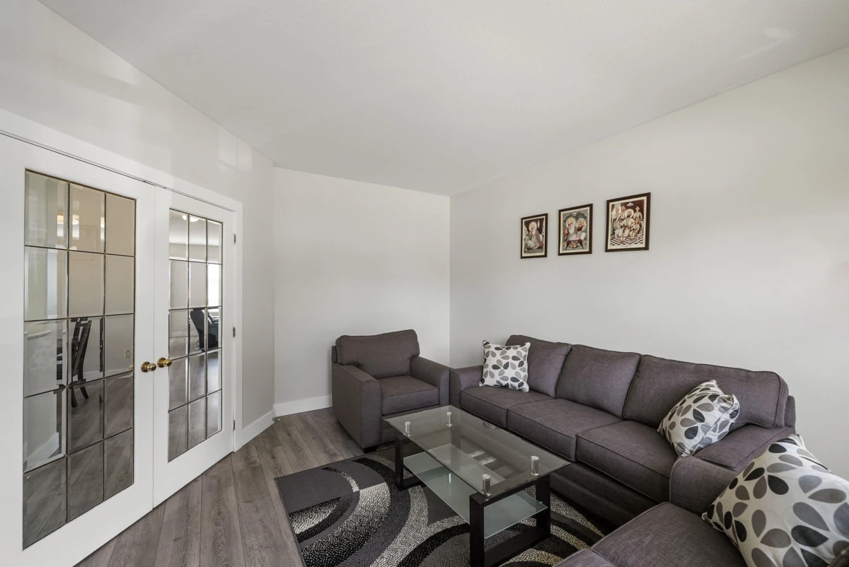 Dining Area Photo of 18568 64b Avenue, Surrey, BC
